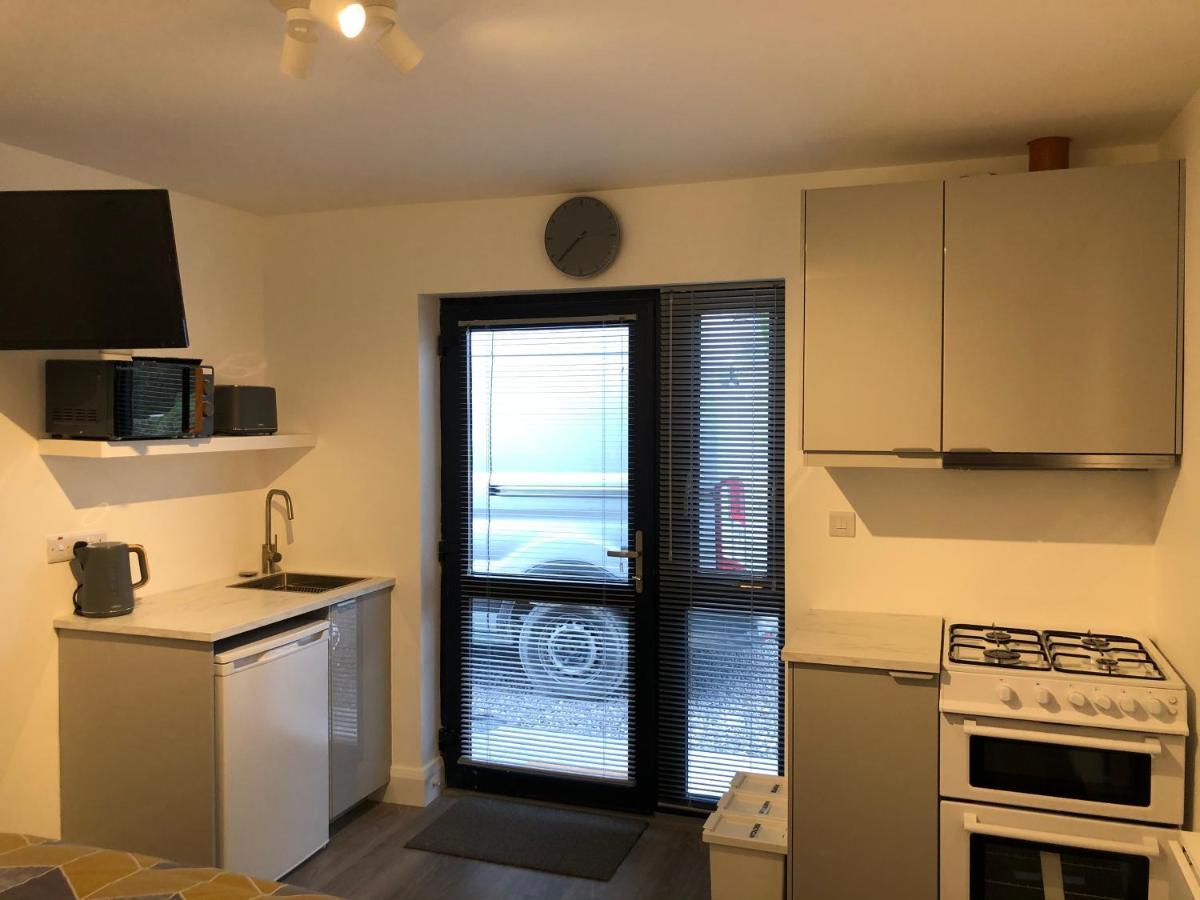 Skellig Port Accommodation - 1 Studio Bed Apartment Portmagee Exteriör bild